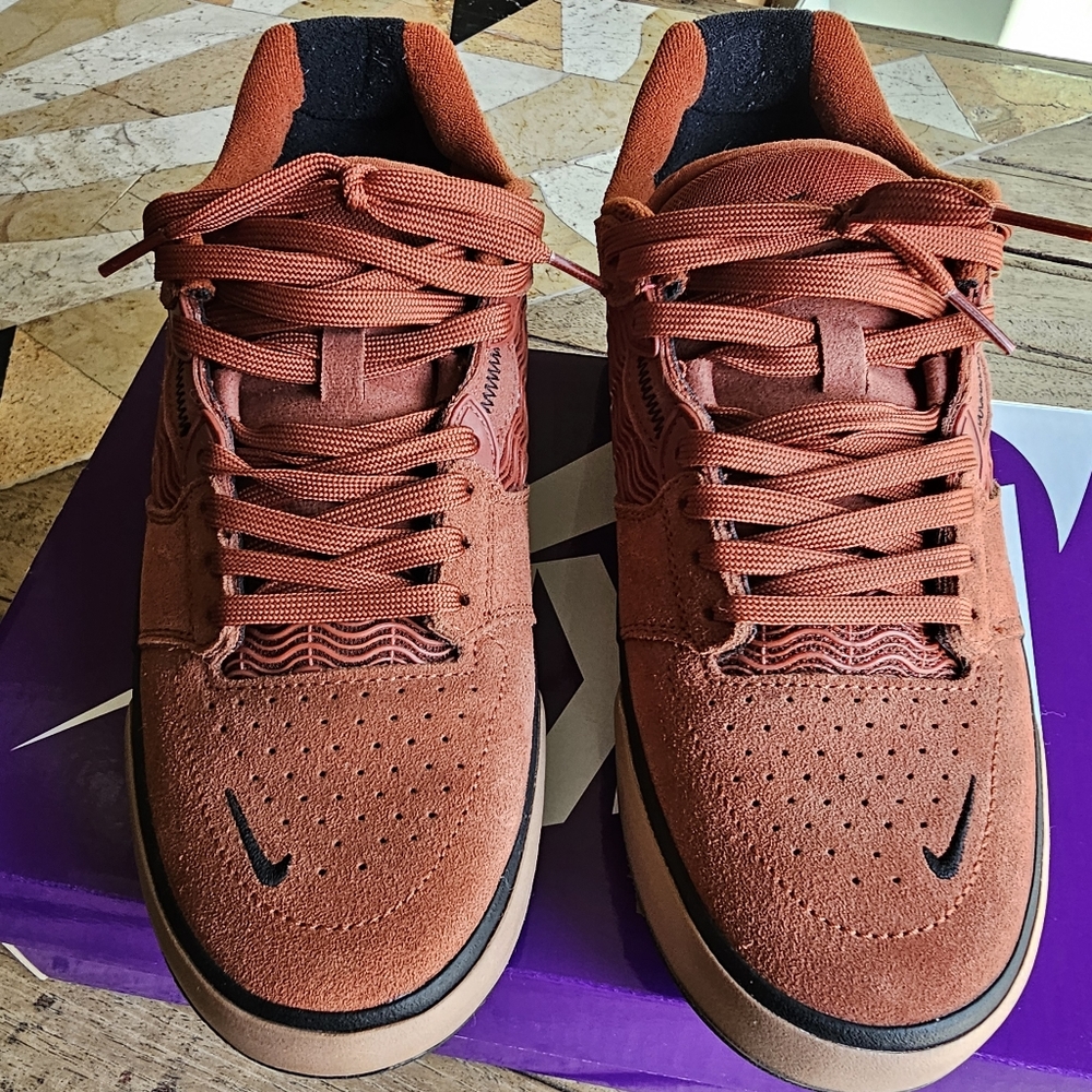 Nike SB Ishod Wair Skate Shoes - Picture 2 of 13